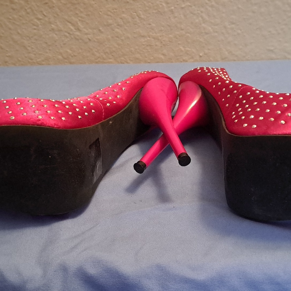 Shoes - Picture 3 of 3